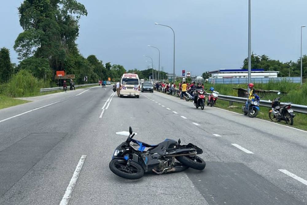 Motosikal pelajar berusia Tingkatan Tiga yang terlibat dalam kemalangan di Jalan Salor Lama pada Jumaat.