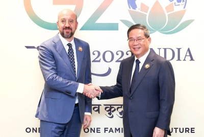 Perdana Menteri China, Li Qiang bertemu Presiden Majlis Eropah, Charles Michel di luar Sidang Kemuncak G20 di New Delhi, India. - Foto Xinhua