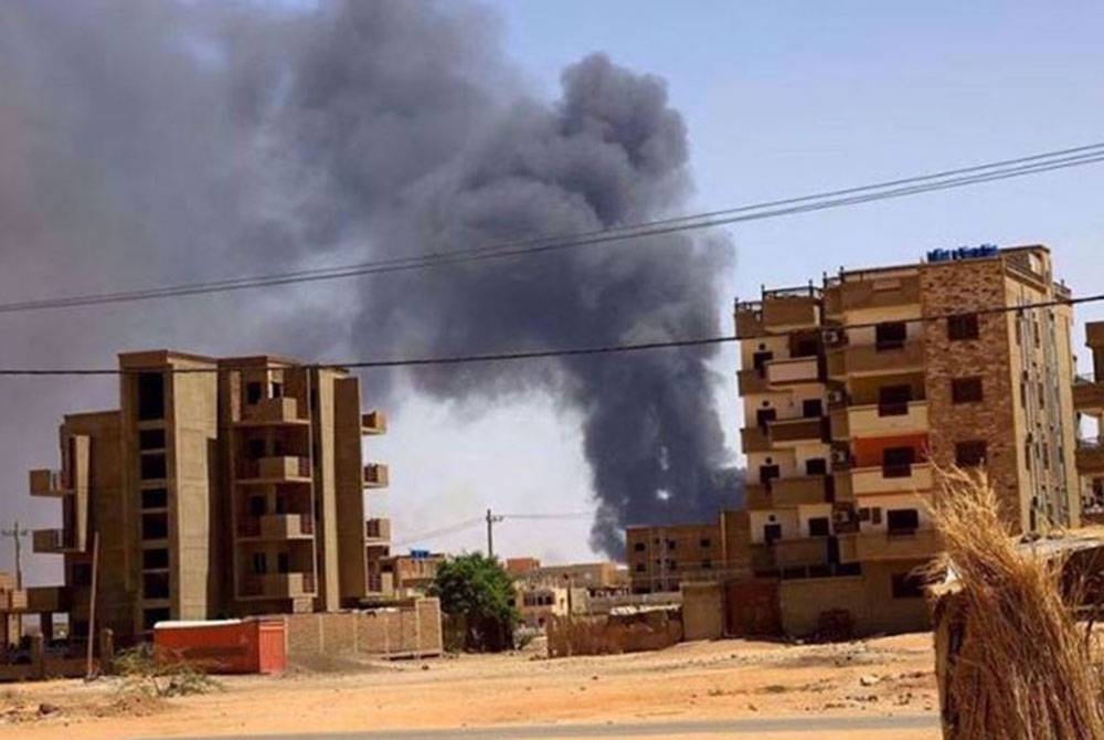 Sekurang-kurangnya 43 orang terbunuh dalam serangan udara di sebuah pasar di ibu negara Sudan, Khartoum, pada Ahad.