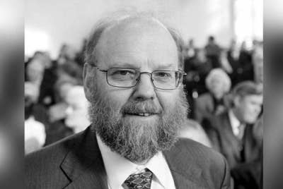 Ian Wilmut, yang penyelidikannya menjadi pusat penciptaan haiwan klon, Dolly the Sheep, telah meninggal dunia pada usia 79 tahun akibat penyakit Parkinson. - Foto Awani