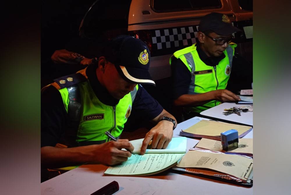 Sebanyak 684 saman dikeluarkan menerusi Op Khas Motosikal di Plaza Tol Seri Muda, di sini Isnin lalu.