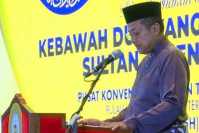 Ahmad Samsuri ketika berucap pada Majlis Perasmian Program Simposium Pelaksanaan Syariah Dalam Itqan Al-muluk Bita’adil As Suluk di sini pada Khamis.