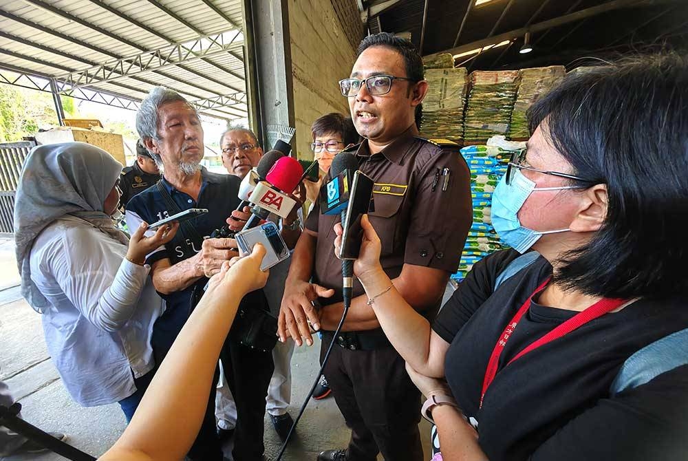 Irwan Ahmad ketika ditemubual media.