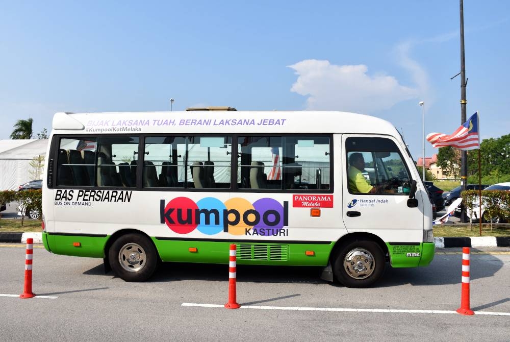 MELAKA, 15 Sept -- Kerajaan negeri Melaka hari ini memperkenalkan 'Bus On Demand' dikenali sebagai Kumpool Kasturi yang akan menjadi pengangkutan pengantara untuk ke kawasan bandaraya Melaka pada Program Promosi Tahun Melawat Melaka 2024 (TMM 2024) hari ini.
--fotoBERNAMA (2023) HAK CIPTA TERPELIHARA