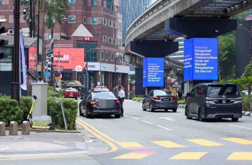 JSPT Kuala Lumpur melaksanakan Op Hormat Undang-Undang Jalan Raya di ibu negara bermula Jumaat. - Foto: Polis KL
