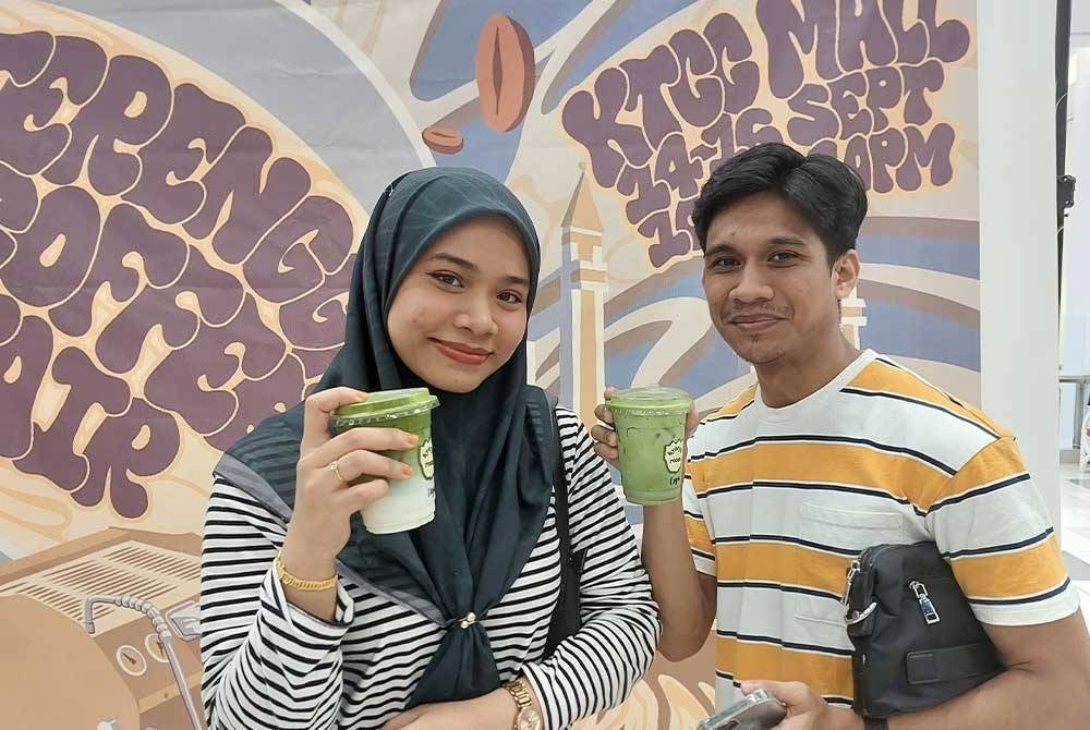 Isya dan Faris masing-masing merupakan penggemar kopi.