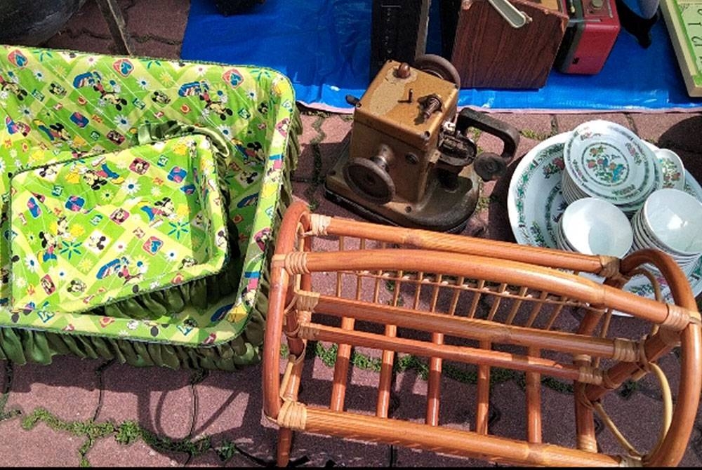 Barangan rumah yang dijual oleh Shaari dan masih mendapat sambutan.