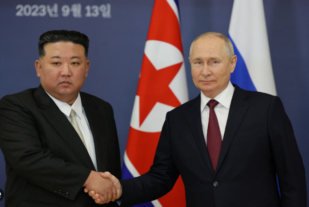 Pertemuan Jong-un (kiri) bersama Putin pada minggu lalu kurang disenangi Barat. - Foto: Agensi