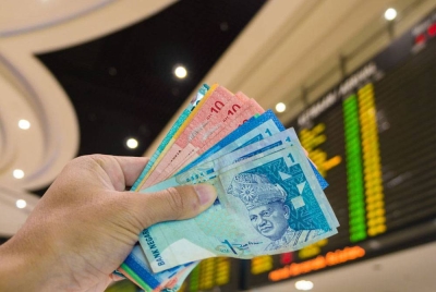 Mata wang tempatan meningkat kepada 4.6800/6845 berbanding dolar AS daripada 4.6815/6845 pada penutup Jumaat. - Foto 123RF