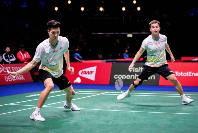 Yew Sin (kiri) dan Ee Yi antara pemain badminton yang menggalas cabaran negara di Sukan Asia Hangzhou 2022.