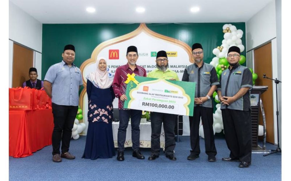 McDonald’s Malaysia menyerahkan zakat perniagaan bagi tahun 2023 berjumlah RM100,000 kepada Pusat Kutipan Zakat Pahang dan Majlis Ugama Islam dan Adat Resam Melayu Pahang (MUIP) dalam satu majlis yang diadakan pada Jun.