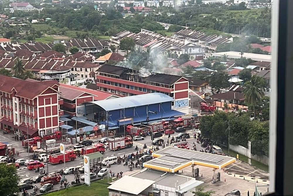 Tiga buah kelas musnah sepenuhnya dalam kejadian kebakaran yang berlaku pada petang Jumaat.