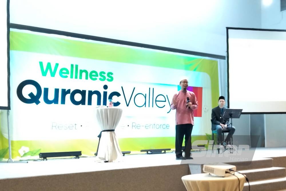 Fazrul ketika berucap di Seminar Soul Fitness and Wellness Breakaway bertajuk 'Reset Your Soul', di Cherengin Hills Convention and Spa Resort, Janda Baik, di sini pada Khamis.