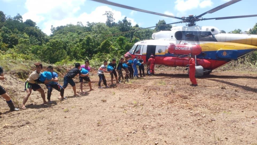 Misi kemanusiaan menghantar bekalan makanan kepada penduduk di perkampungan di Pensiangan diteruskan oleh pasukan 