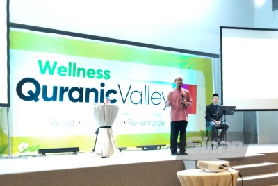 Fazrul ketika berucap di Seminar Soul Fitness and Wellness Breakaway bertajuk 'Reset Your Soul', di Cherengin Hills Convention and Spa Resort, Janda Baik, di sini pada Khamis.
