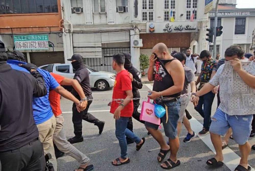 Mahkamah menangguhkan kes sembilan individu termasuk seorang wanita yang dituduh menculik seorang wanita Indonesia pada 11 Disember depan untuk sebutan semula.