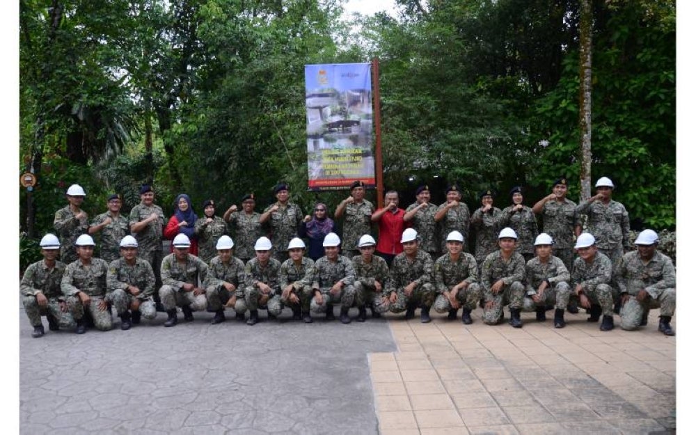 Unit 91, RAJD, TDM yang berjaya menyelesaikan misi pembinaan semula Surau Abu Hurairah di Zoo Negara.