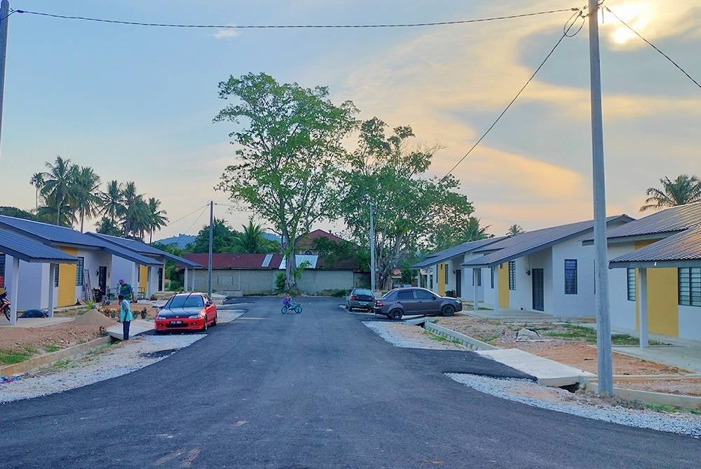 Rumah baharu di Kampung Keda Sadek menempatkan 12 buah keluarga yang terlibat dalam kejadian kepala air, 4 Julai 2022.