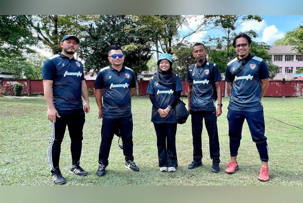 Barisan kejurulatihan dan pengurusan skuad SK Seksyen 20 bagi saingan Piala Raja Muda Selangor 2023.
