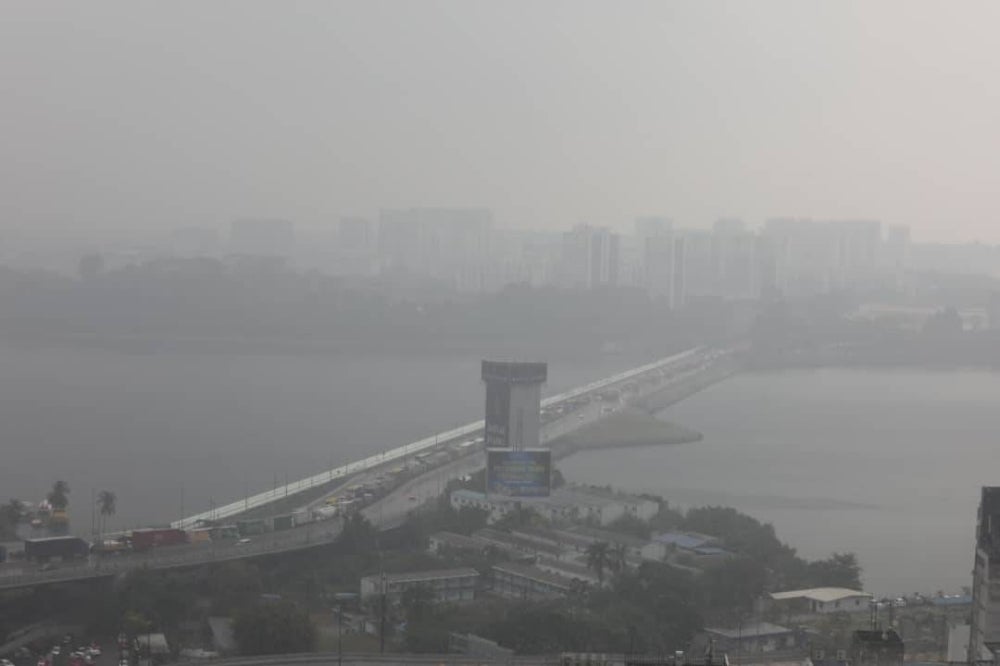 Tambak Johor hampir 'hilang' akibat jerebu yang melanda.
