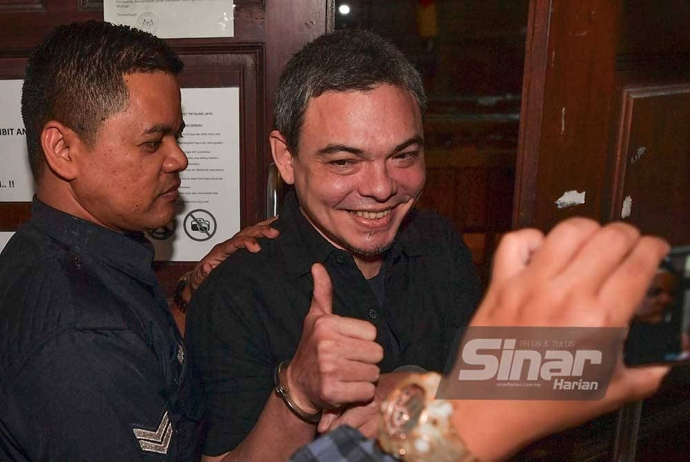 Yasin dibawa ke Mahkamah Sesyen Petaling Jaya pada Selasa untuk mendengar keputusan tiga kes dadah yang dihadapinya. - FOTO MOHD RAFIQ REDZUAN HAMZAH