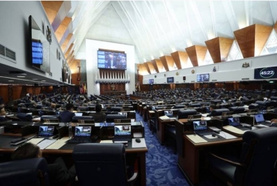 Rasuah Busters Pahang menggesa ahli-ahli Parlimen usulkan penggubalan undang-undang yang lebih berkesan dalam memerangi gejala rasuah di Dewan Rakyat.