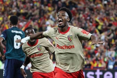 Wahi meledak gol kemenangan ketika membantu Lens menewaskan Arsenal 2-1 pada Rabu. - Foto AFP