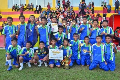 Piala Raja Muda Selangor edisi ke-34 milik SK Seksyen 20 selepas menjinakkan SK Taman Alam Megah dalam perlawanan akhir di Padang Latihan FAS.
