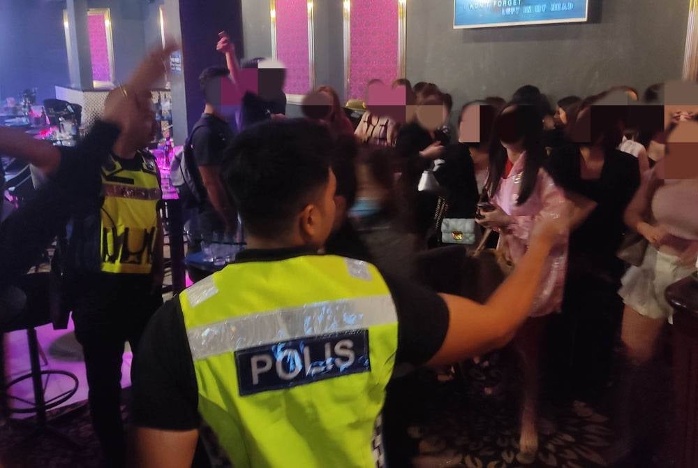 Serbuan yang dilakukan di sebuah pusat hiburan di Taman Shamelin Perkasa, Kuala Lumpur pada Rabu.