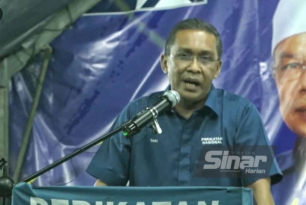 Takiyuddin ketika menyampaikan ceramah perdana Pelangai Bersedia Berubah di Dataran Purnama pada malam Rabu.