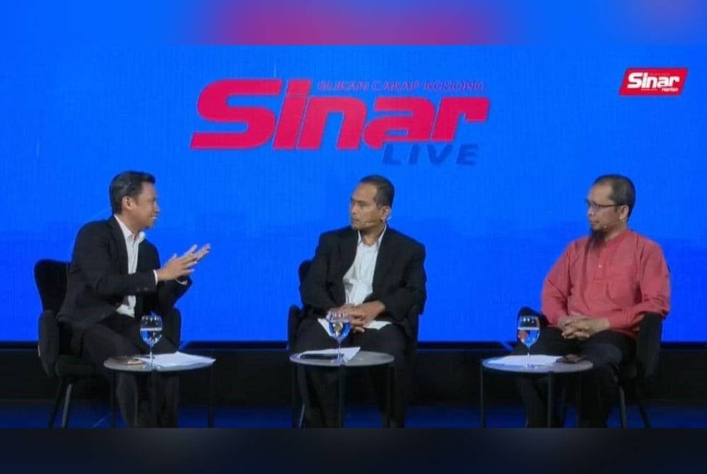 Anuar (tengah) bersama Fazrul (kanan) sebagai panelis pada program Sinar Live bertajuk 'Kenapa perlu berwakaf' yang dihoskan Haizir pada Khamis.