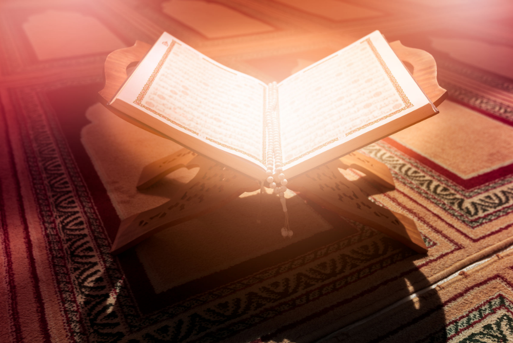 TIDAK boleh sewenang-wenangnya mentafsir al-Quran mengikut selera sendiri. -Foto: 123rf