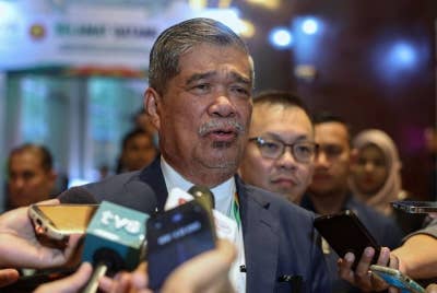 Mohamad ditemui selepas Mesyuarat Kelapan Mengenai Kerjasama SPS sempena Mesyuarat Menteri-Menteri ASEAN Mengenai Pertanian dan Perhutanan (AMAF) Ke-45 di sebuah hotel hari ini. - Foto Bernama