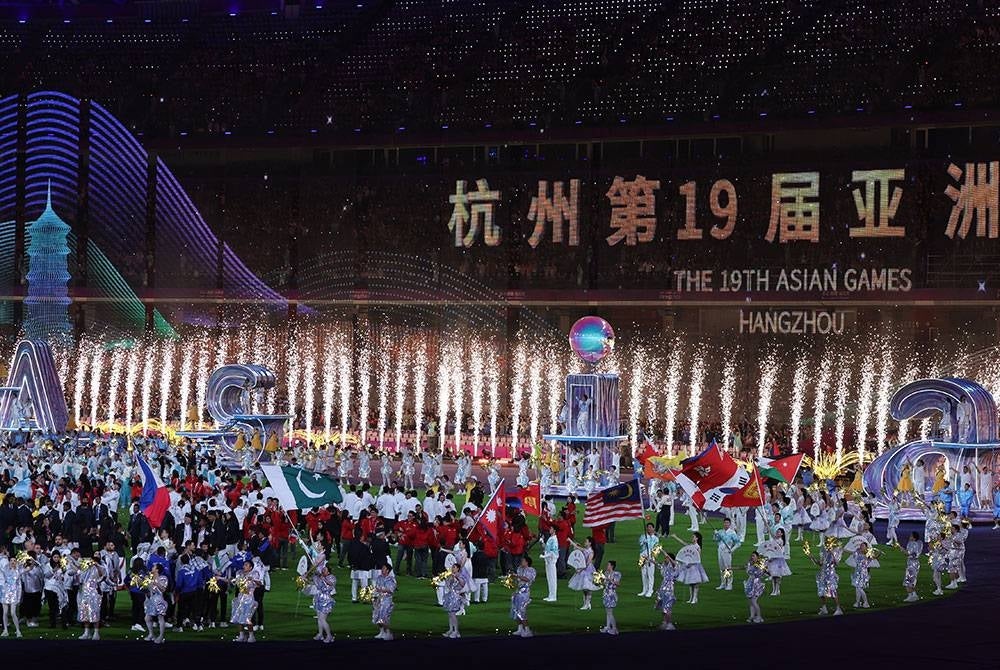 Antara persembahan yang dipertontonkan pada Majlis Penutupan Sukan Asia Hangzhou 2022 di Stadium Pusat Sukan Olimpik Hangzhou malam ini.