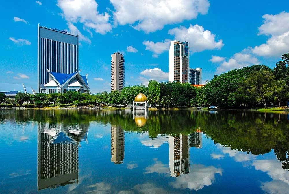 Shah Alam telah mengalami perubahan pesat seiring dengan perkembangan teknologi. - Gambar hiasan.