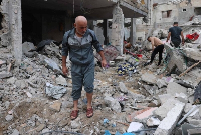 Lebih daripada 123,000 rakyat Palestin di Gaza hilang tempat tinggal dengan kira-kira 74,000 orang ditempatkan di pusat pemindahan sementara. - Foto AFP