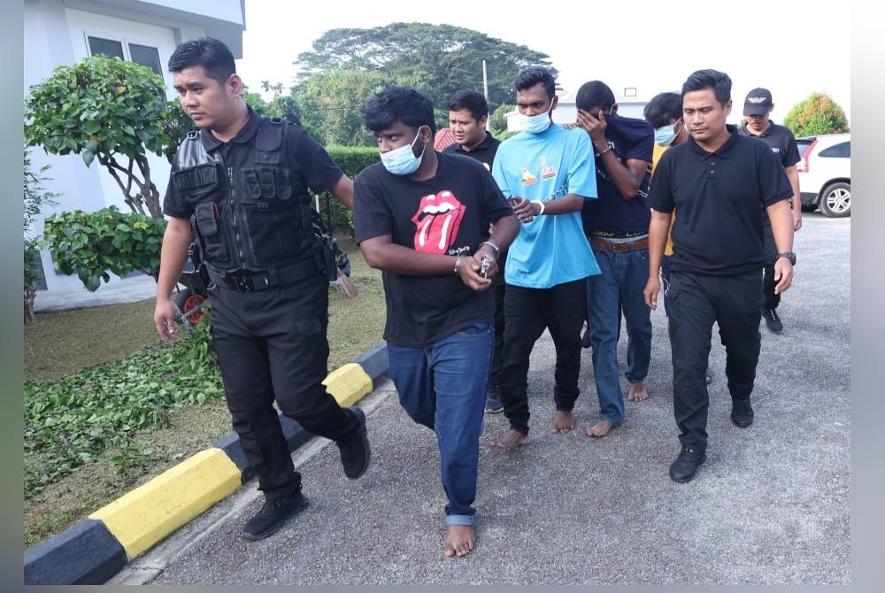 Empat sekawan dihadapkan ke Mahkamah Majistret Baling atas pertuduhan membunuh warga emas.