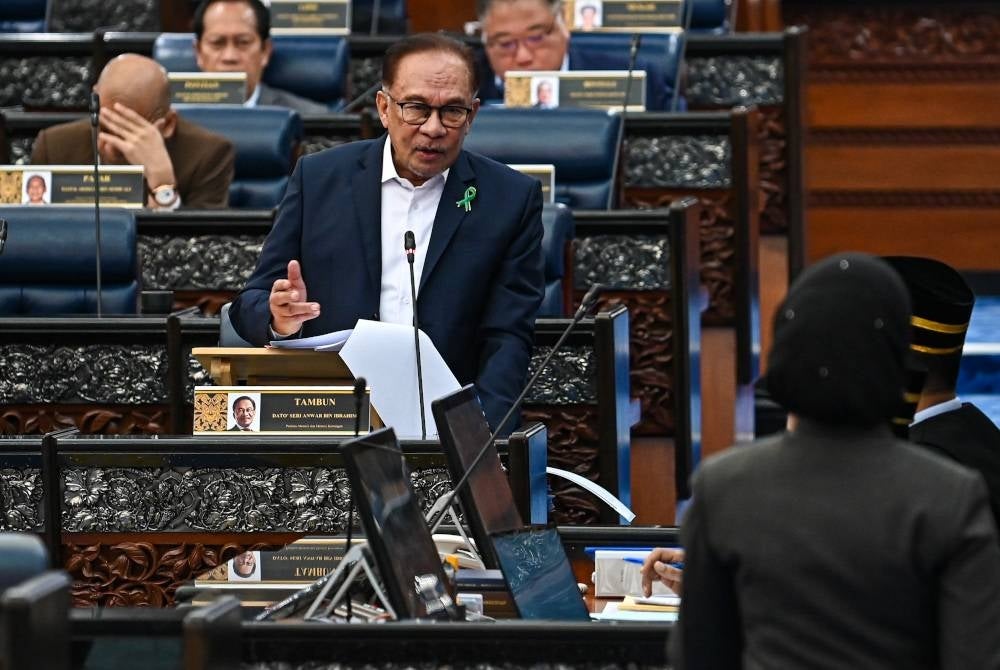 Anwar semasa Waktu Pertanyaan-Pertanyaan Perdana Menteri di Dewan Rakyat, pada Selasa.