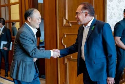 Anwar menerima kunjungan hormat daripada Shufu petang Selasa.