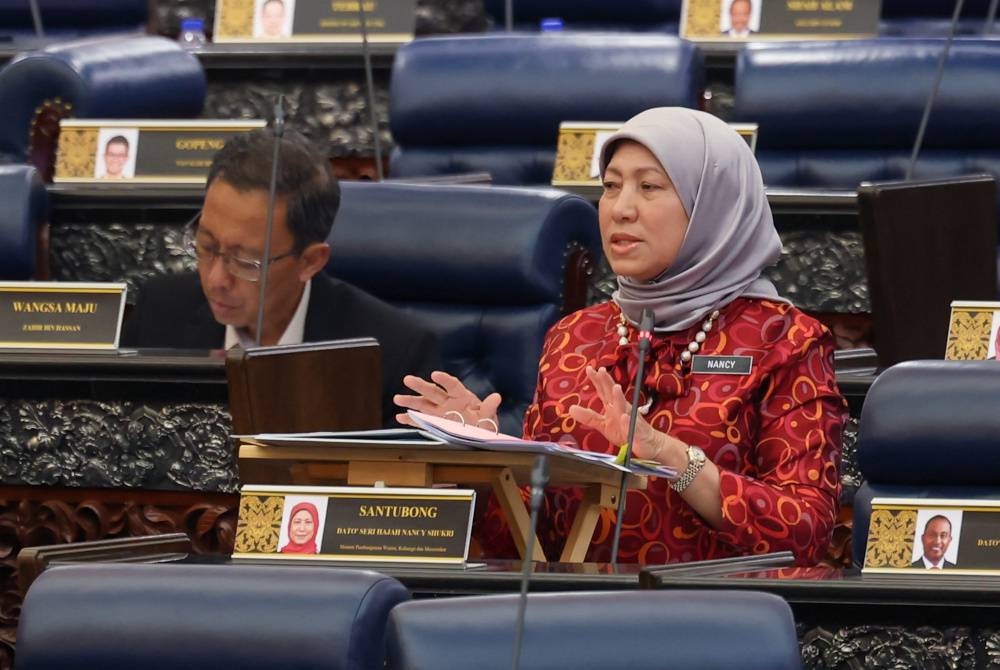 Nancy Shukri. - Foto Bernama