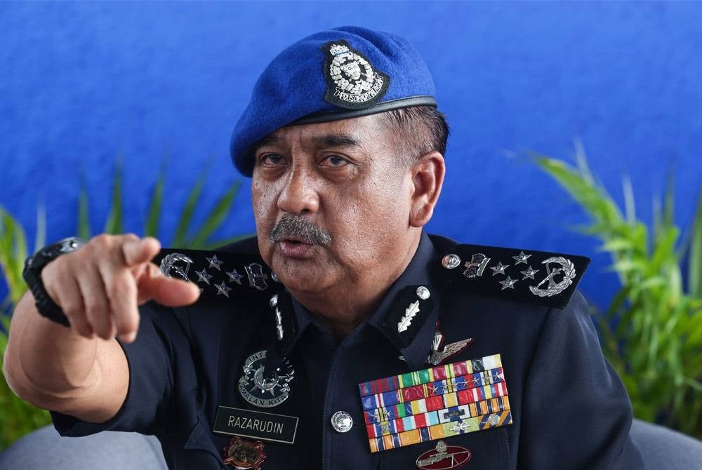 Razarudin bercakap ketika sidang media pada Majlis Sambutan Peringatan Hari Pasukan Polis Marin Ke-76 di Markas Pasukan Polis Marin, Batu Uban. - Foto Bernama