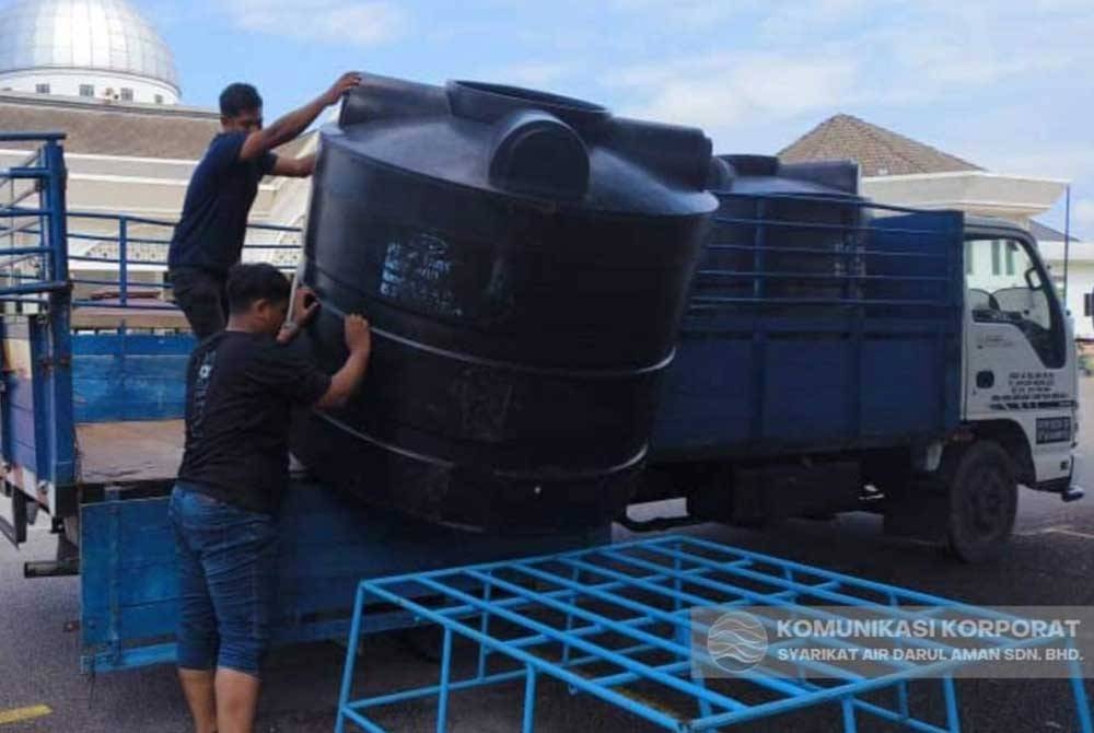 SADA menempatkan tangki statik di lokasi dikenal pasti sebagai langkah mengatasi kawasan terjejas bekalan air di Kulim. - Foto ihsan SADA