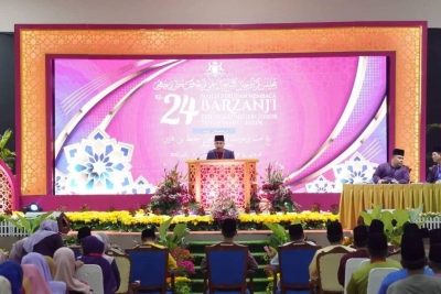 Majlis Perasmian Penutup Perujian Membaca Berzanji kali ke-24 Peringkat Negeri Johor di Dewan Jubli Intan Batu Pahat pada Rabu malam.
