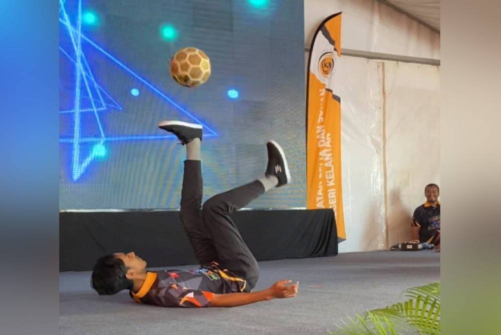 Minat Zulhilmi terhadap sukan itu mula berputik ketika berusia 13 tahun dan mempelajarinya sendiri melalui YouTube.