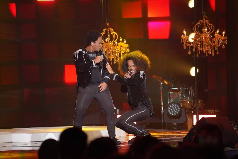 Persembahan bersahaja Sharif dan Syaiful menerusi lagu Ikan Dalam Kolam dan Kopi Dangdut berjaya memikat hati juri dan penonton.