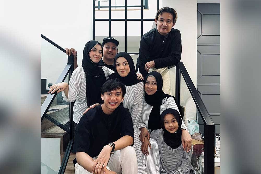 Shila pernah mengakui gambar kebahagiaan keluarga yang dipaparkan di media sosial tidak sama dengan realiti sebenar. - Foto Instagram shahilaamzah