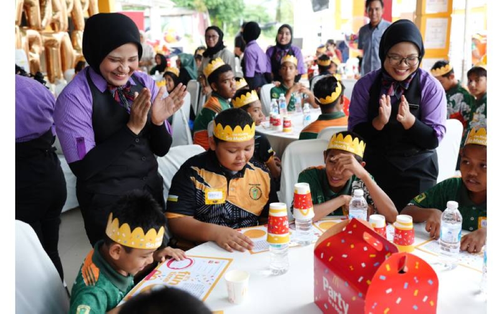 Antara aktiviti yang disertai anak-anak yatim sempena Program Bulan Komuniti McDonald’s yang diadakan di Yayasan An-Nur Maisarah, Chemor, Ipoh, Perak.