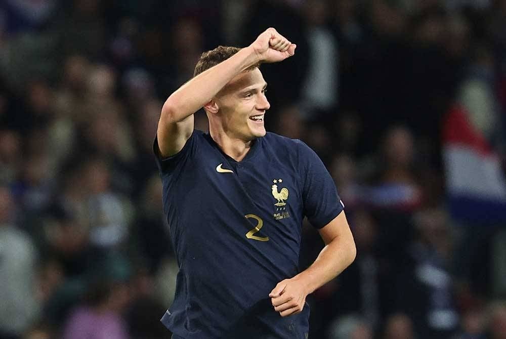 Pavard meledak dua gol dalam perlawanan persahabatan menentang Scotland. FOTO: AFP