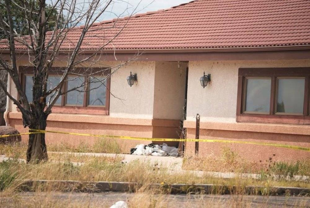 Sekurang-kurangnya 189 mayat reput telah dikeluarkan dari rumah pengurusan mayat di negeri Colorado, AS, meningkat daripada 115 yang dilaporkan awal bulan ini. - Foto AP