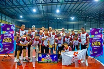 Barisan pemain dan pengurusan BR VAMOS dinobatkan selaku juara SPFL 2023.